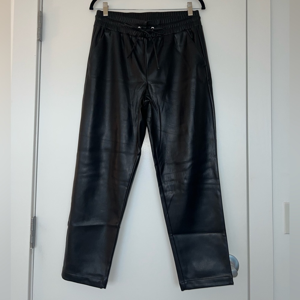 LOFT Women’s Cropped Faux Leather Pants Black M
